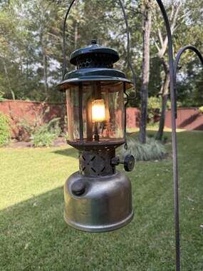 Vintage Coleman Lantern Model 220D With Globe Tested Works Dated B 1948
